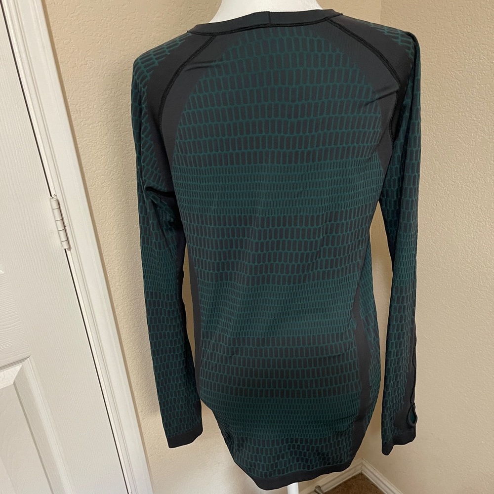 lululemon athletica Dark Teal and Black Long Sleeve Top - Picture 7 of 10